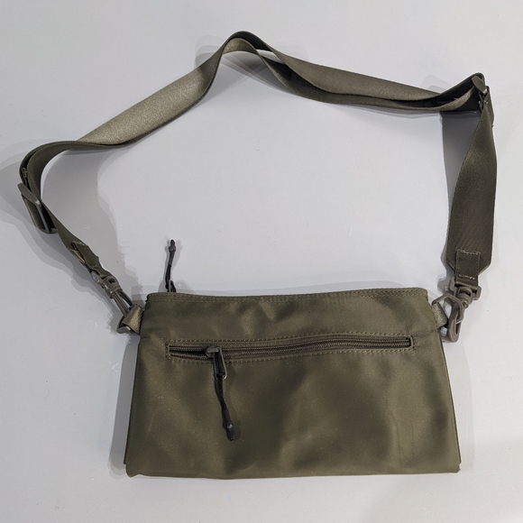 Main Character Nylon cross body pouch - Picture 1 of 10